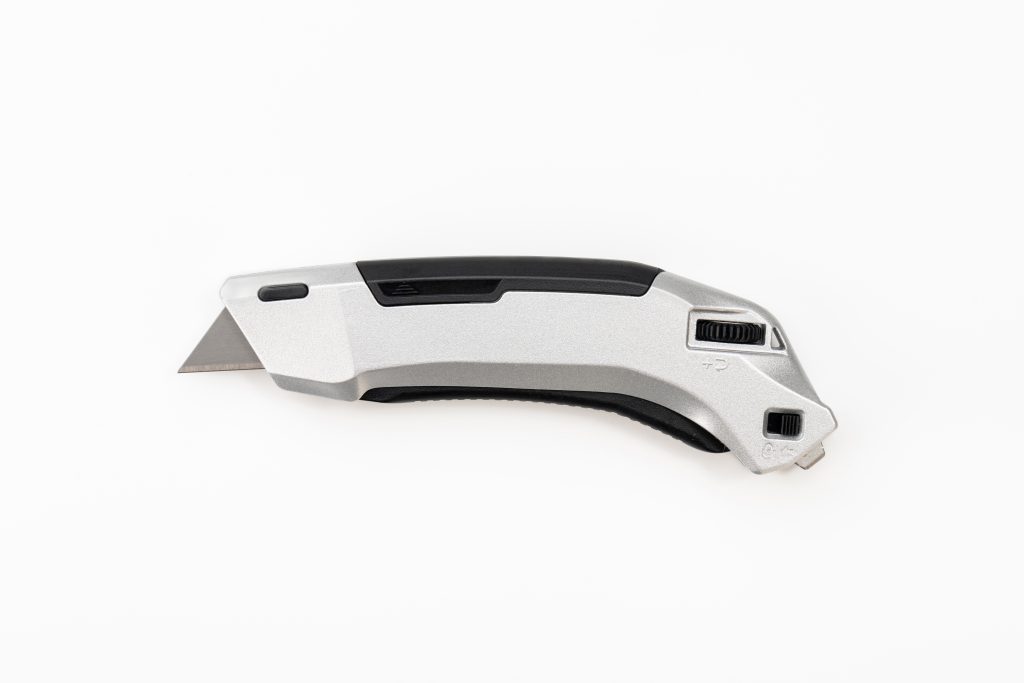 CYM838 Squeeze Retractable Safety Utility Knife Mega Knives